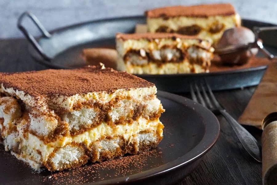What is the name of the Italian dessert made with coffee-soaked ladyfingers and mascarpone cheese?